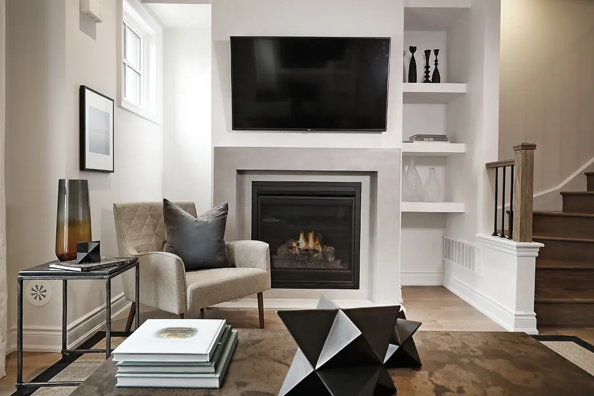 Scenic ravine setting surrounded by mature trees at Oakville Ravine Towns